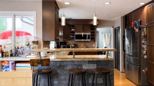 20516 124A Avenue, Maple Ridge, BC - Indoor Photo Showing Kitchen