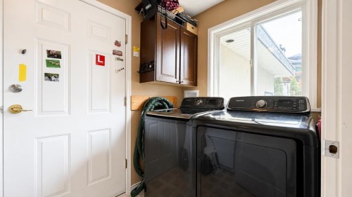 20516 124A Avenue, Maple Ridge, BC - Indoor Photo Showing Laundry Room