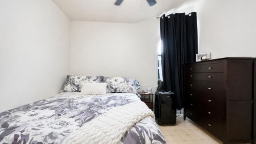 20516 124A Avenue, Maple Ridge, BC - Indoor Photo Showing Bedroom