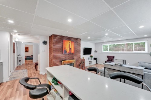 1075 Ruthina Avenue, North Vancouver, BC - Indoor