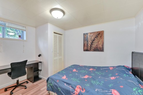 1075 Ruthina Avenue, North Vancouver, BC - Indoor Photo Showing Bedroom