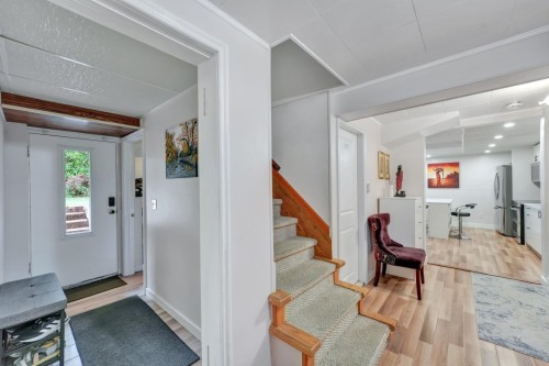 1075 Ruthina Avenue, North Vancouver, BC - Indoor Photo Showing Other Room
