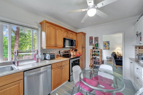 1075 Ruthina Avenue, North Vancouver, BC - Indoor
