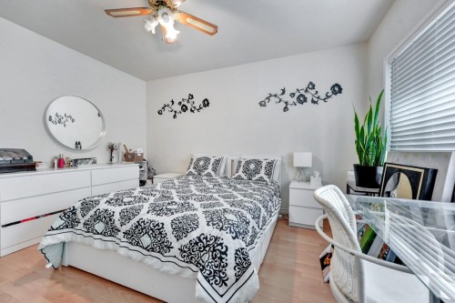 1075 Ruthina Avenue, North Vancouver, BC - Indoor Photo Showing Bedroom