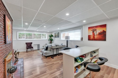 1075 Ruthina Avenue, North Vancouver, BC - Indoor Photo Showing Other Room