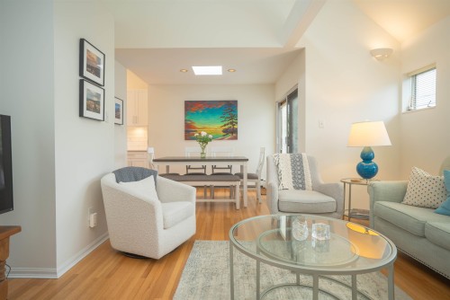 1346 Laburnum Street, Vancouver, BC - Indoor Photo Showing Living Room