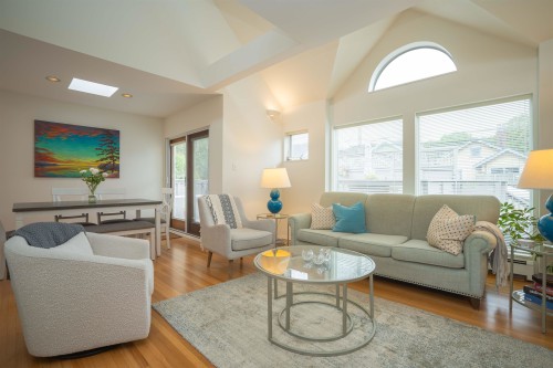 1346 Laburnum Street, Vancouver, BC - Indoor Photo Showing Living Room