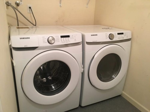 600 Monte Place, Coquitlam, BC - Indoor Photo Showing Laundry Room