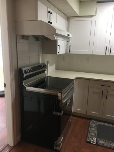 600 Monte Place, Coquitlam, BC - Indoor Photo Showing Kitchen