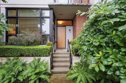 288 E 11 Avenue  Vancouver, BC V5T 2C3