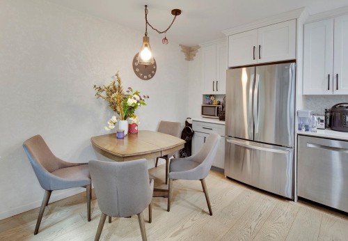 1840 Purcell Way, North Vancouver, BC - Indoor