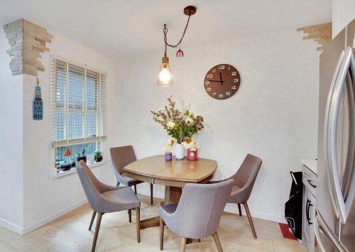 1840 Purcell Way, North Vancouver, BC - Indoor Photo Showing Dining Room