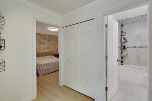 1840 Purcell Way, North Vancouver, BC - Indoor