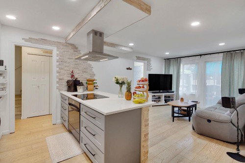 1840 Purcell Way, North Vancouver, BC - Indoor