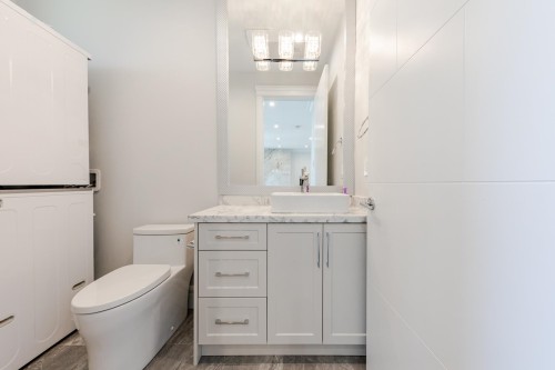 3559 48Th Avenue E, Vancouver, BC - Indoor Photo Showing Bathroom