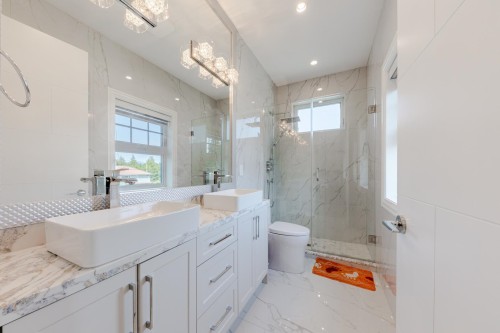 3559 48Th Avenue E, Vancouver, BC - Indoor Photo Showing Bathroom