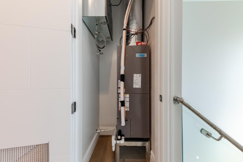 3559 48Th Avenue E, Vancouver, BC - Indoor Photo Showing Other Room