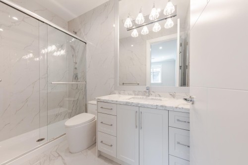 3559 48Th Avenue E, Vancouver, BC - Indoor Photo Showing Bathroom