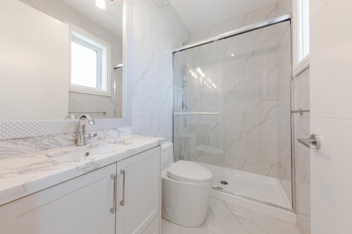 3559 48Th Avenue E, Vancouver, BC - Indoor Photo Showing Bathroom