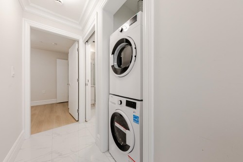 3559 48Th Avenue E, Vancouver, BC - Indoor Photo Showing Laundry Room