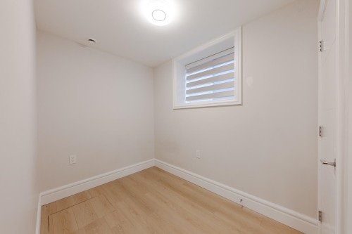 3559 48Th Avenue E, Vancouver, BC - Indoor Photo Showing Other Room