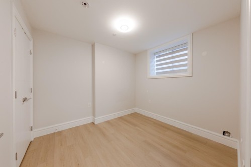 3559 48Th Avenue E, Vancouver, BC - Indoor Photo Showing Other Room