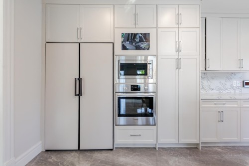 3559 48Th Avenue E, Vancouver, BC - Indoor Photo Showing Kitchen