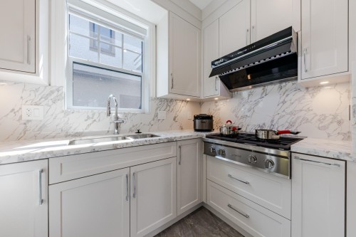 3559 48Th Avenue E, Vancouver, BC - Indoor Photo Showing Kitchen With Double Sink With Upgraded Kitchen
