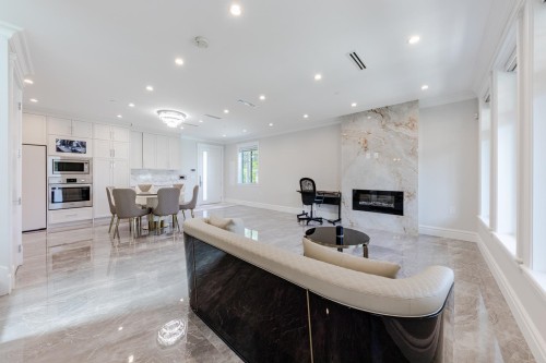 3559 48Th Avenue E, Vancouver, BC - Indoor With Fireplace