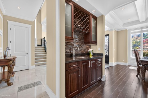 5299 Cranbrook Avenue, Richmond, BC - Indoor