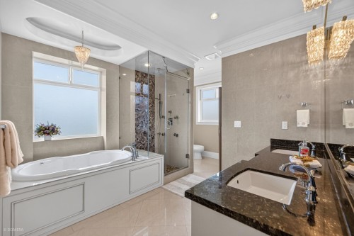 5299 Cranbrook Avenue, Richmond, BC - Indoor Photo Showing Bathroom