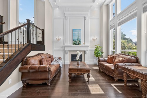 5299 Cranbrook Avenue, Richmond, BC - Indoor With Fireplace