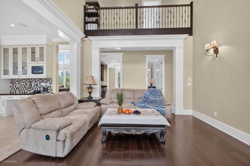 5299 Cranbrook Avenue, Richmond, BC - Indoor Photo Showing Living Room