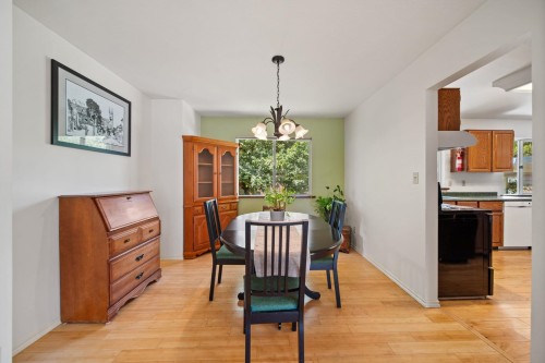 11791 229Th Street, Maple Ridge, BC - Indoor Photo Showing Dining Room