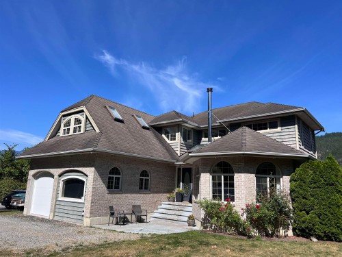 38940 Loggers Lane, Squamish, BC - Outdoor