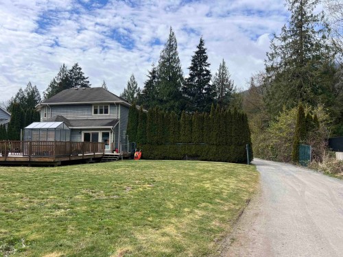 38940 Loggers Lane, Squamish, BC - Outdoor