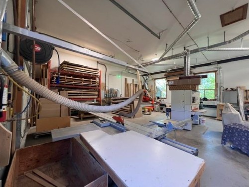 38940 Loggers Lane, Squamish, BC - Indoor Photo Showing Garage