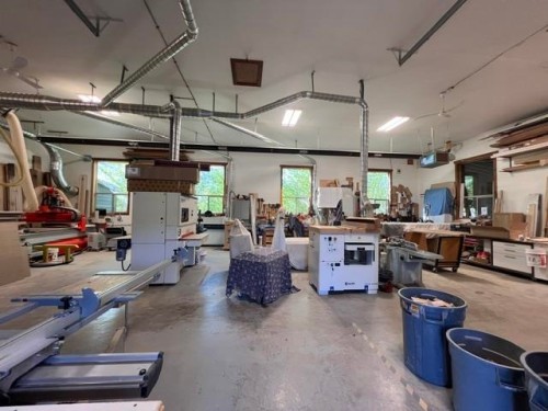 38940 Loggers Lane, Squamish, BC - Indoor Photo Showing Garage