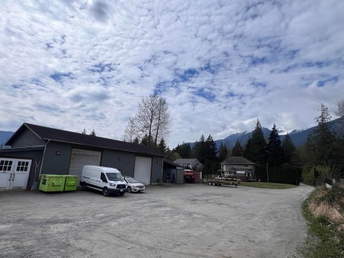 38940 Loggers Lane, Squamish, BC - Outdoor