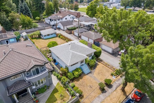 3126 Waverley Avenue, Vancouver, BC - Outdoor