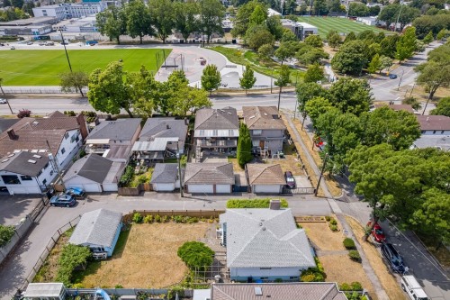 3126 Waverley Avenue, Vancouver, BC - Outdoor With View