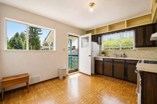 3126 Waverley Avenue, Vancouver, BC - Indoor Photo Showing Kitchen With Double Sink