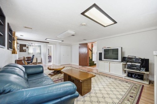 3126 Waverley Avenue, Vancouver, BC - Indoor Photo Showing Living Room