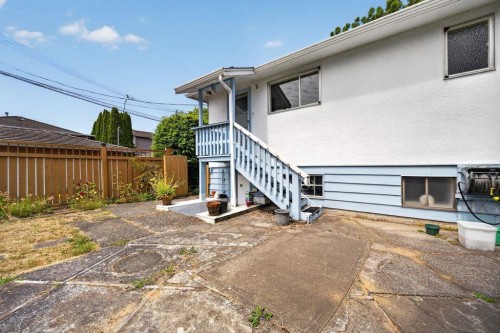 3126 Waverley Avenue, Vancouver, BC - Outdoor With Exterior