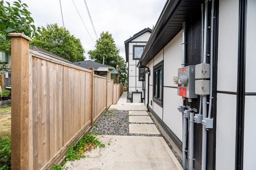 2826 Cheyenne Avenue, Vancouver, BC - Outdoor With Exterior