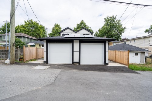 2826 Cheyenne Avenue, Vancouver, BC - Outdoor