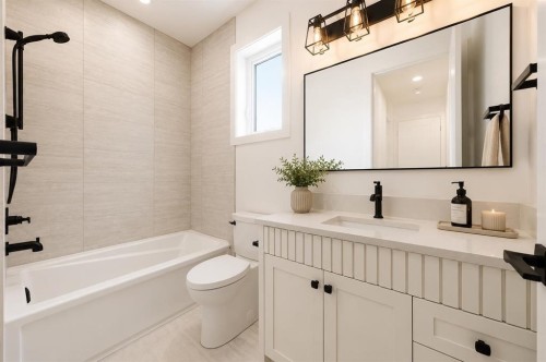 102-903 Edgar Avenue, Coquitlam, BC - Indoor Photo Showing Bathroom