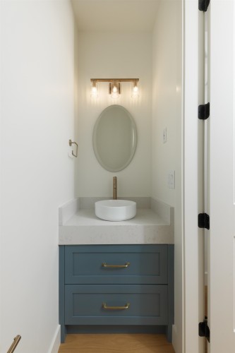 102-903 Edgar Avenue, Coquitlam, BC - Indoor Photo Showing Bathroom