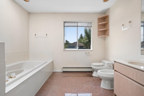 2986 37Th Avenue W, Vancouver, BC - Indoor Photo Showing Bathroom