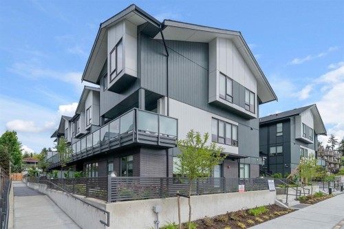 111-7161 17Th Avenue, Burnaby, BC - Outdoor